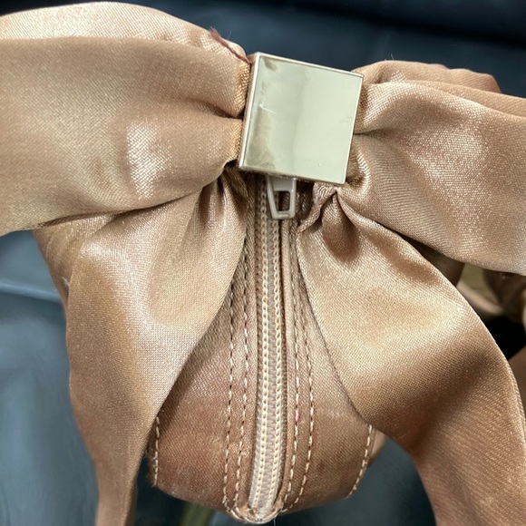 Women’s size 9 Le Château Chic shiny tan golden Stiletto Heels with Ankle Strap - Picture 9 of 16